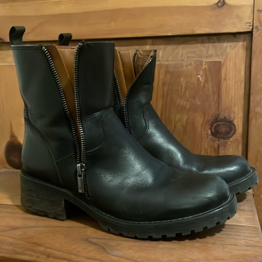 Lucky Zip Leather Moto Boots